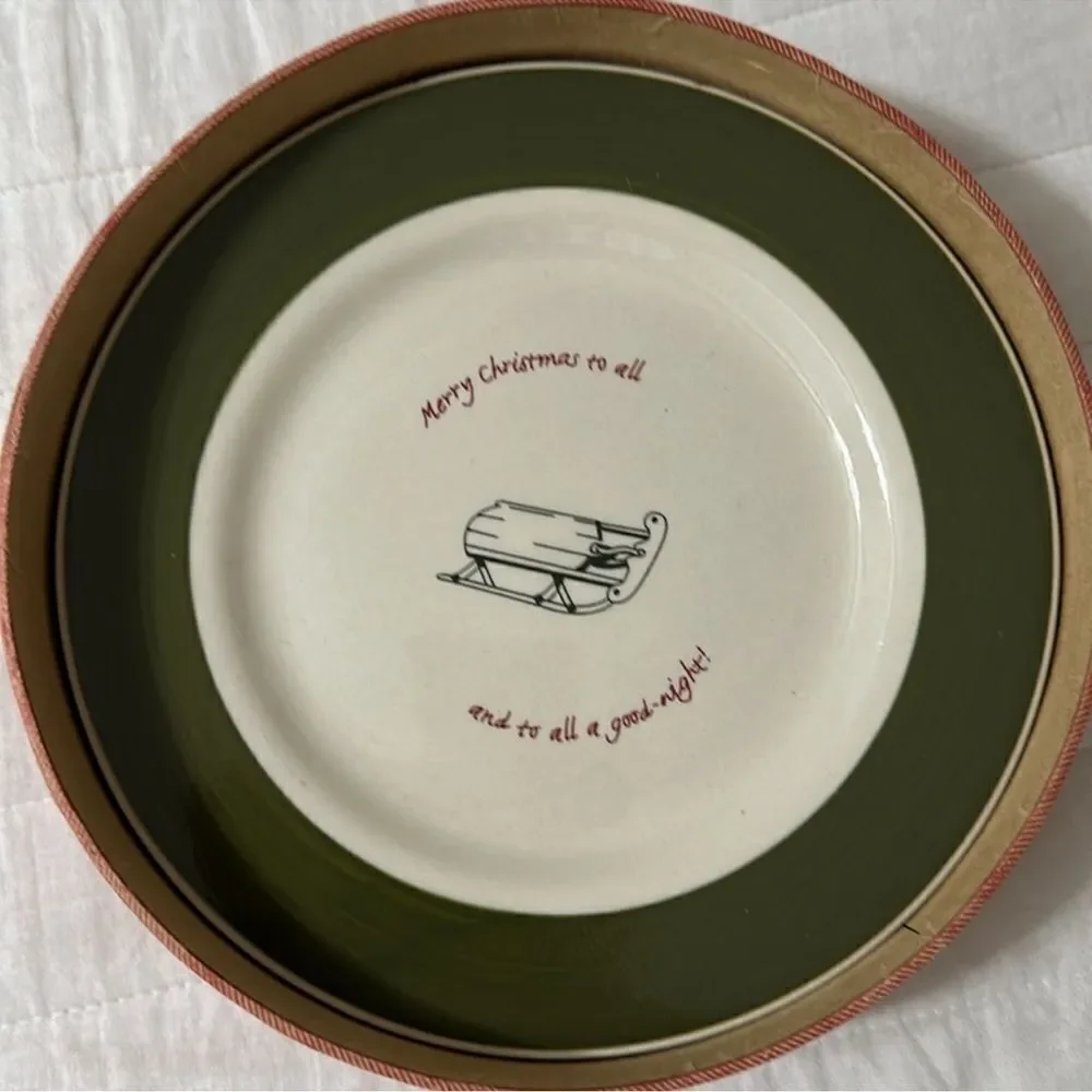 Eddie Bauer Set of 4 White Green Burgundy Holiday Plates in a Vintage Gift Box